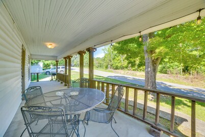 Classic Stewart Home ~ 2 Mi To Boat Launch!