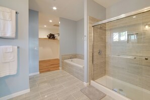 House (4 Bedrooms) | Interior - Clearlake Vacation Rental w/ Nearby Lake Access! (Clearlake)