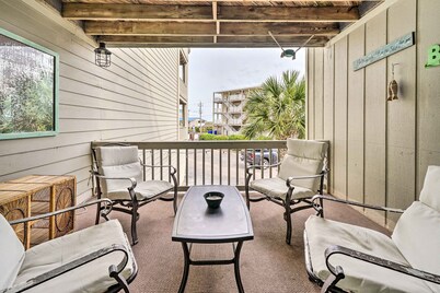 Coastal Condo w/ Pool Access - Steps to Beach