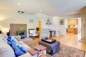 House (2 Bedrooms) | Interior