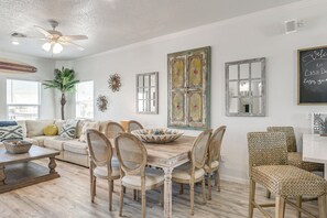 House (3 Bedrooms) | Interior - 1 Min Walk to Beach: A Surfside Beach Favorite! (Freeport)
