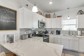 House (3 Bedrooms) | Interior - 1 Min Walk to Beach: A Surfside Beach Favorite! (Freeport)
