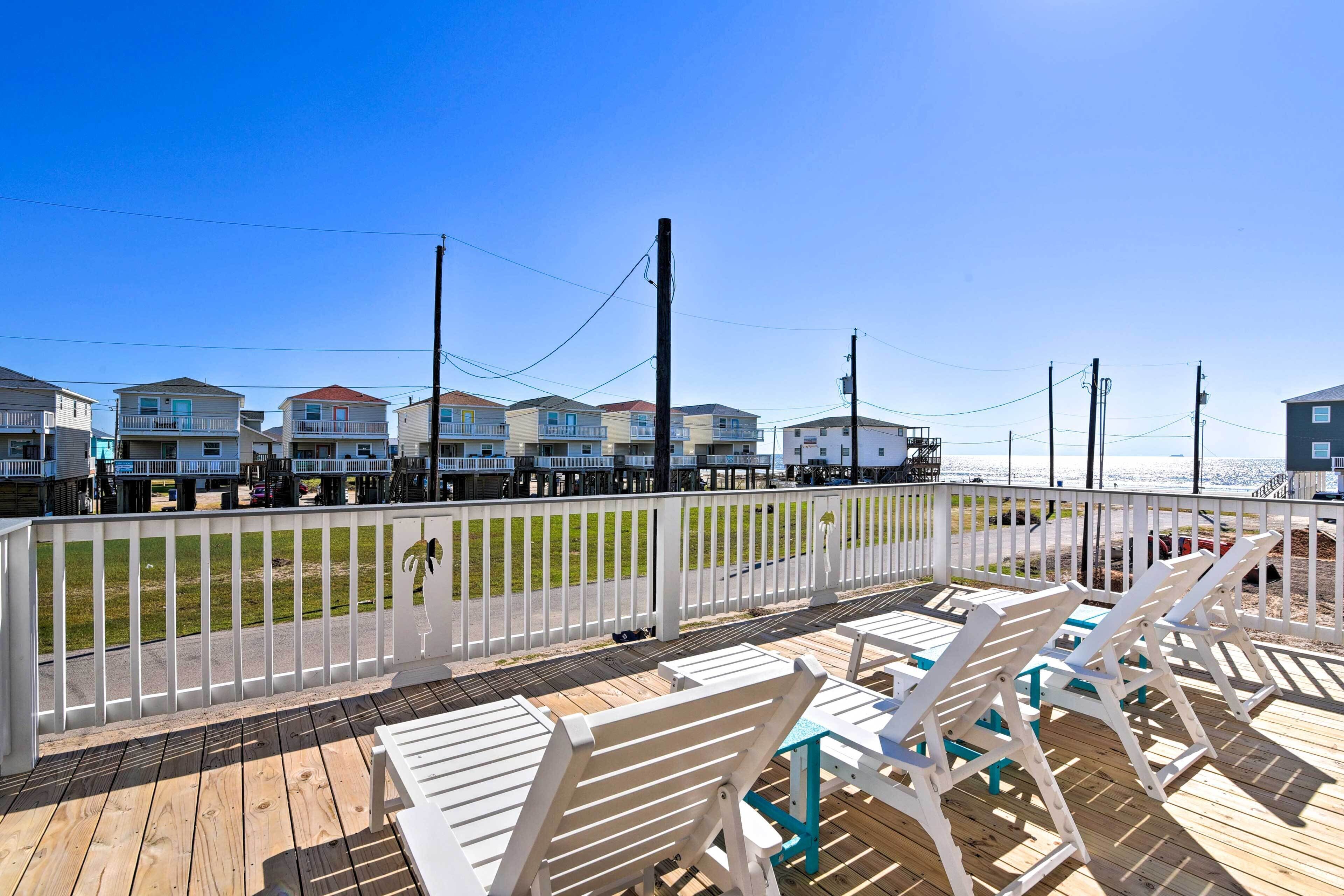 Coastal Surfside Beach House: Walk to the Ocean!