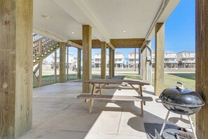 House (3 Bedrooms) | Interior - 1 Min Walk to Beach: A Surfside Beach Favorite! (Freeport)