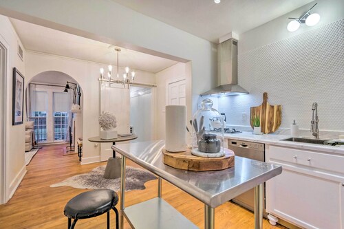 Charming Little Rock Condo: Walk to Downtown!