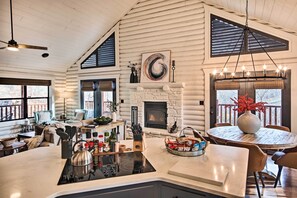 House (2 Bedrooms) | Interior