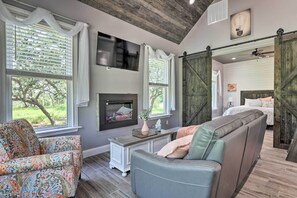 Cottage (1 Bedroom) | Interior - Cozy Spring Branch Cottage in Hill Country! (Spring Branch)
