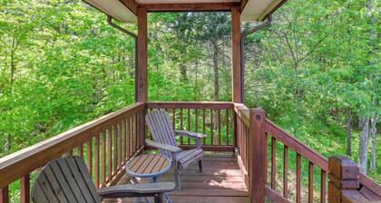 5 Mi to Dtwn: Serene Couple's Retreat in Franklin!