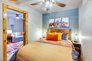 Apartment (1 Bedroom) | Interior - Cozy Red River Getaway - Walk to Main Street (Red River)