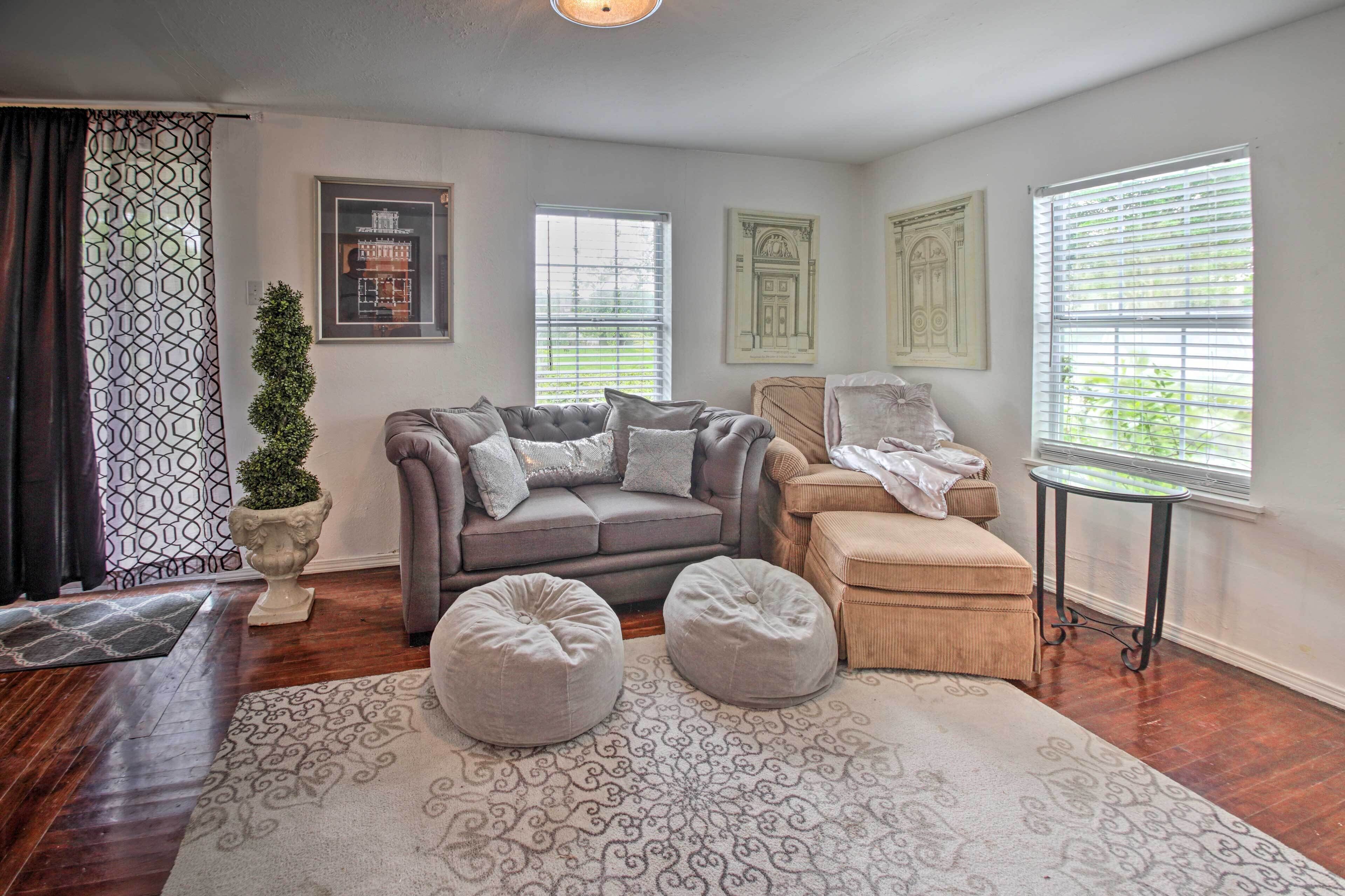 Corpus Christi Cottage w/ Patio - 5 Mi From Beach!