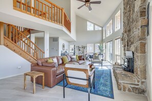 House (3 Bedrooms) | Interior - Eureka Springs Gem: 2 Decks, Mtn + Lake Views (Eureka Springs)