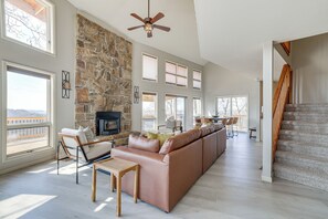 House (3 Bedrooms) | Interior - Eureka Springs Gem: 2 Decks, Mtn + Lake Views (Eureka Springs)