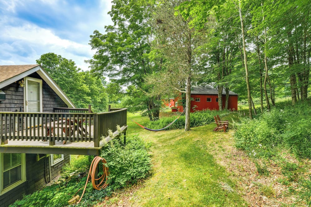 Cozy Catskills Vacation Rental With Deck! - Beaver Kill, NY