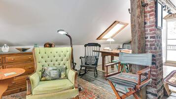 Apartment (0 Bedroom) | Interior