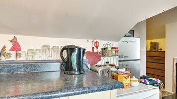 Apartment (0 Bedroom) | Interior