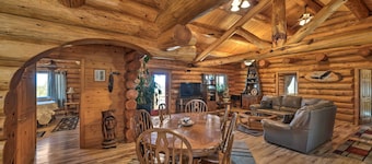 บ้านซุปเปอร์หรูแบบไม้ทองกว่าในทิวทัศน์ Lander Valley!