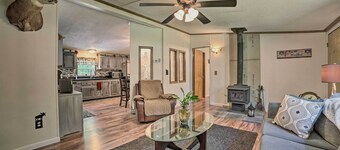 Cozy Hale Home Between Long & Loon Lakes!