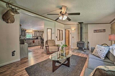 Cozy Hale Home Between Long & Loon Lakes!