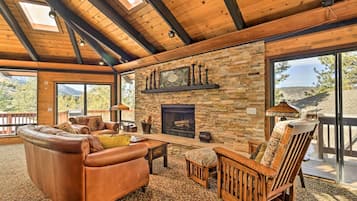 House (4 Bedrooms) | Front of property