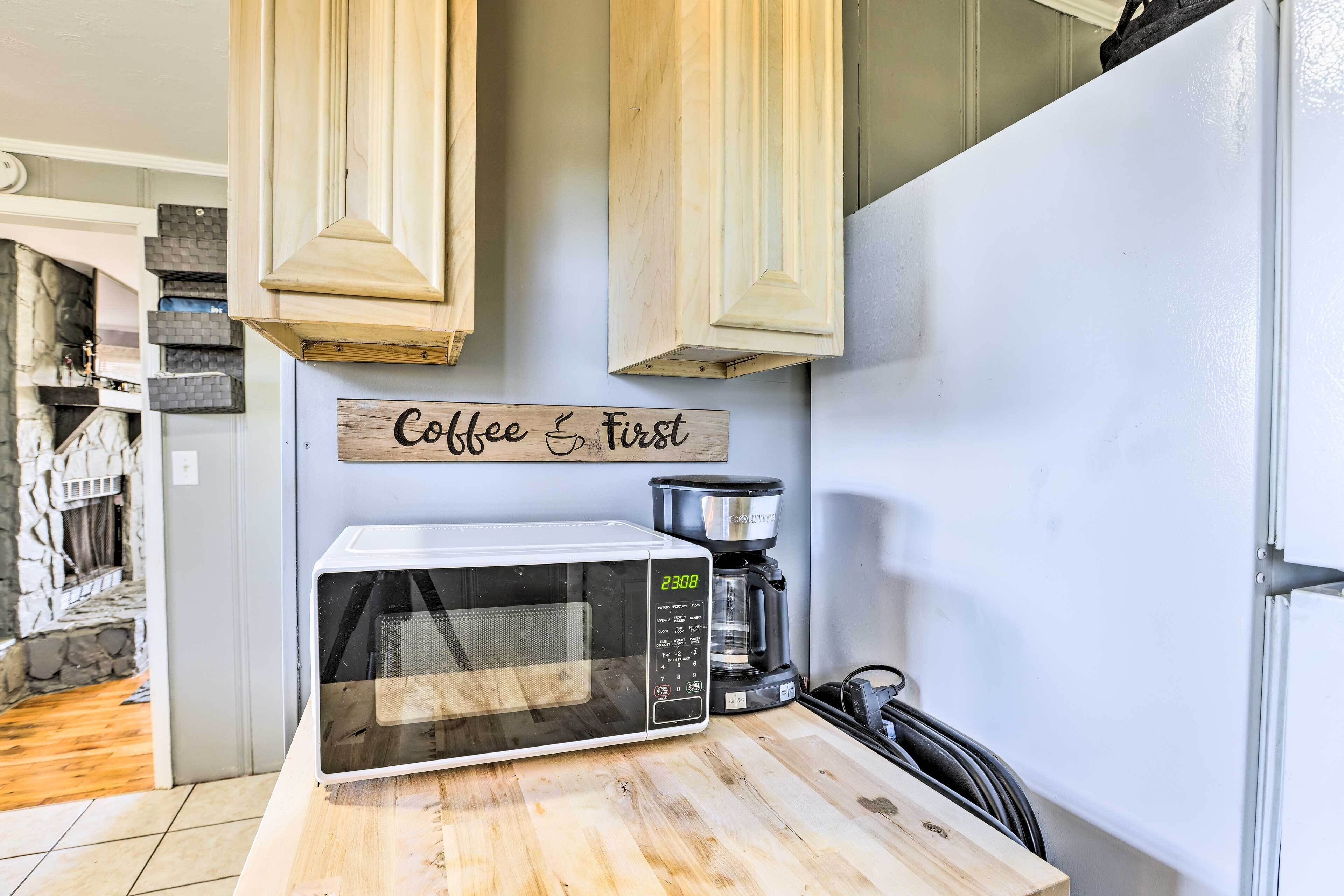 Cozy Anniston Vacation Rental w/ Yard