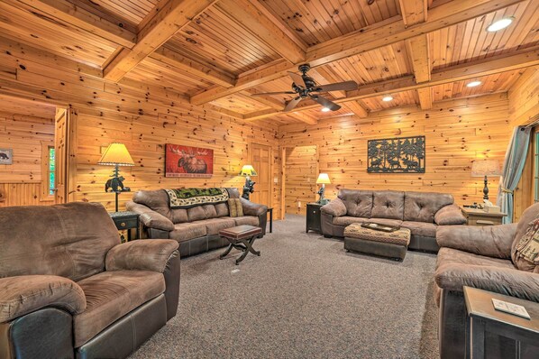 House (4 Bedrooms) | Interior