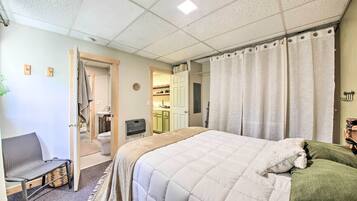 1 camera, ferro/asse da stiro, lenzuola