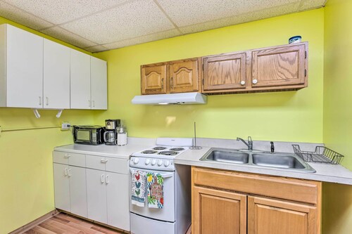 Downtown Rochelle Apt - Walk to Restaurants!