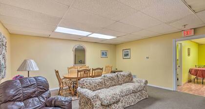 Downtown Rochelle Apt - Walk to Restaurants!