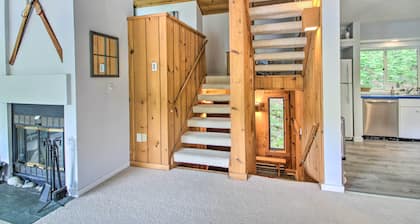 Cozy Lincoln Condo ~ 1 Mi to Loon Mountain!