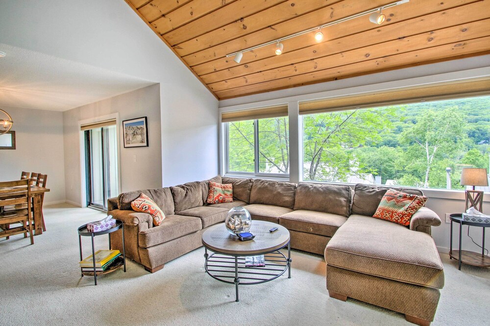 Cozy Lincoln Condo ~ 1 Mi to Loon Mountain!