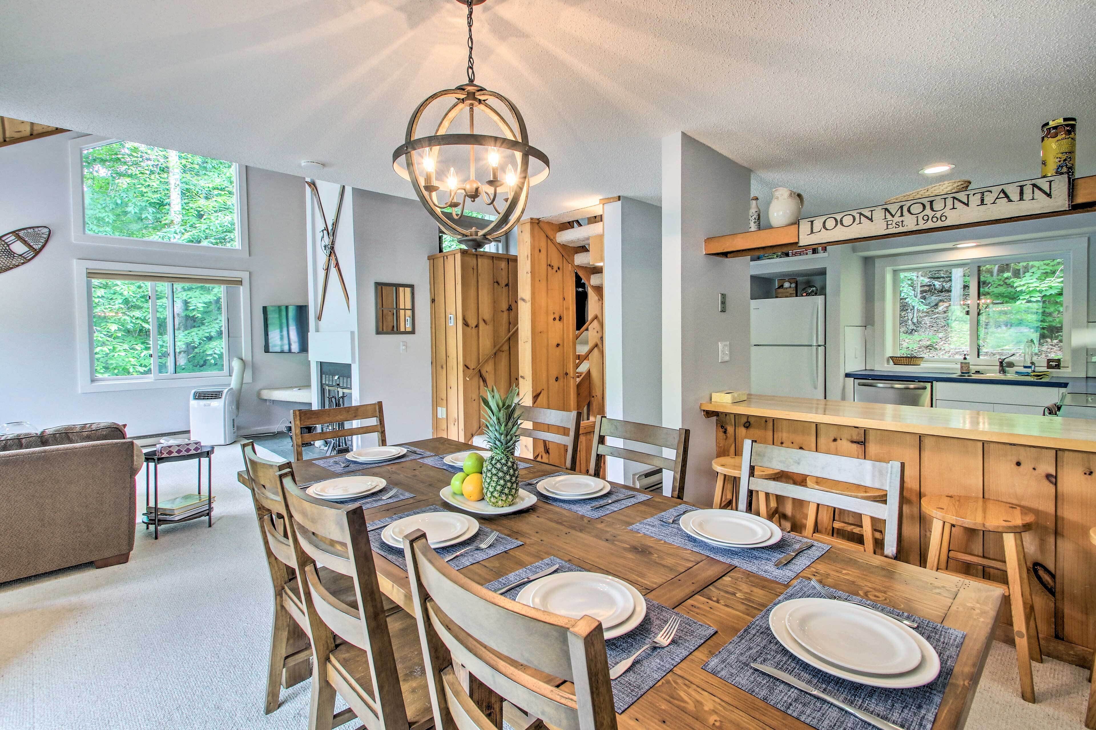 Cozy Lincoln Condo ~ 1 Mi to Loon Mountain!