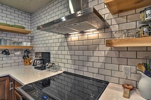 Interior - Walk to Slopes: Dtwn Breckenridge Condo on Main St (Breckenridge)