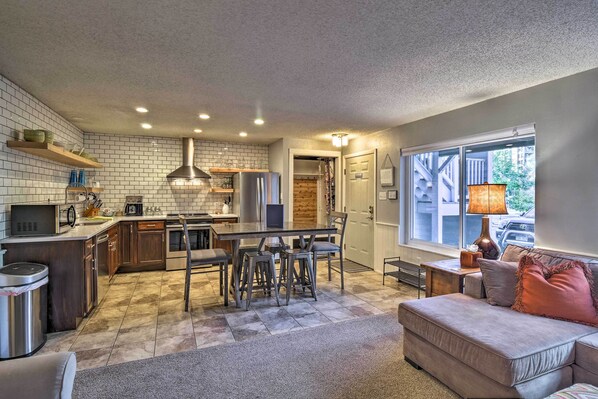 Interior - Walk to Slopes: Dtwn Breckenridge Condo on Main St (Breckenridge)