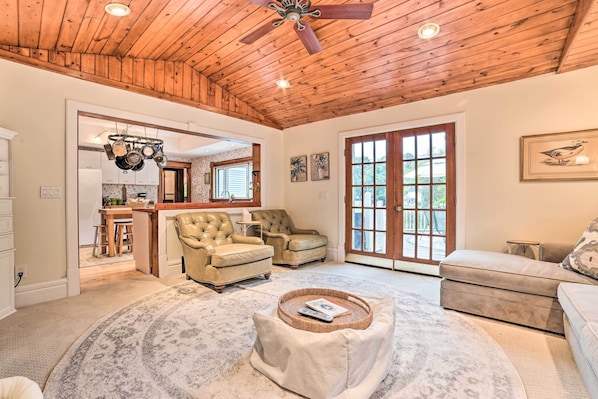House (5 Bedrooms) | Interior
