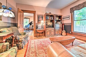 House (5 Bedrooms) | Interior