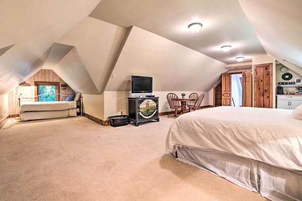 House (5 Bedrooms) | Interior
