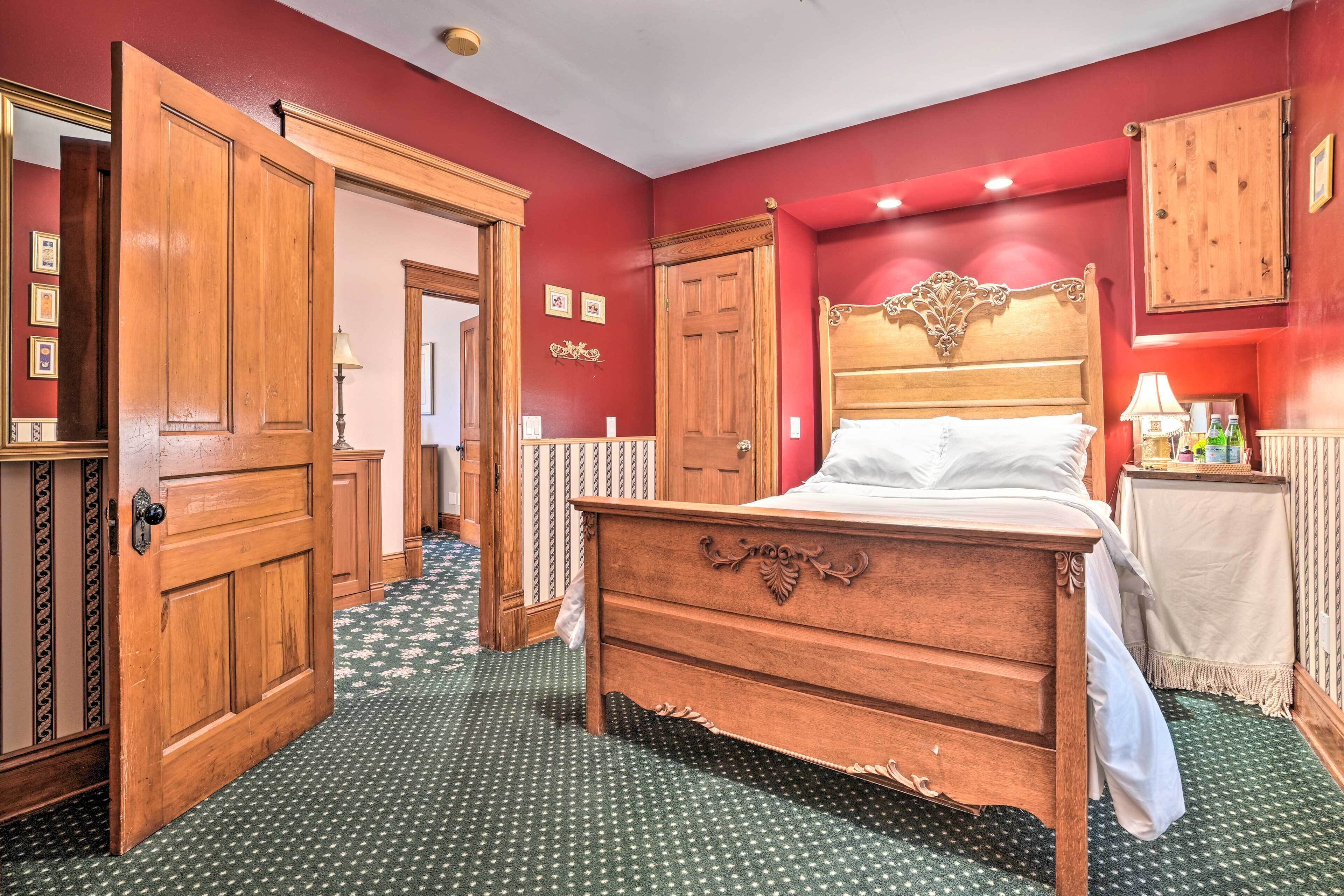 Historic Gaylord Home in Heart of Downtown!