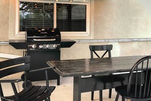 Outdoor dining - Family-friendly Orem Home Near UVU & Byu! (Orem)