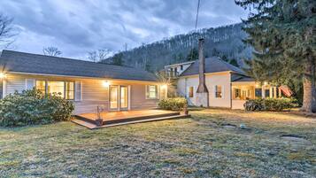 House (6 Bedrooms) | Interior