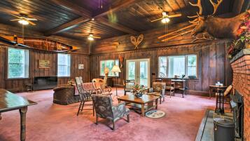 House (6 Bedrooms) | Interior