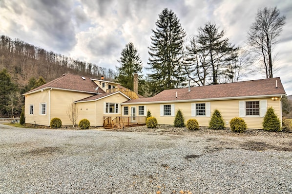 House (6 Bedrooms) | Interior