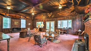 House (6 Bedrooms) | Interior