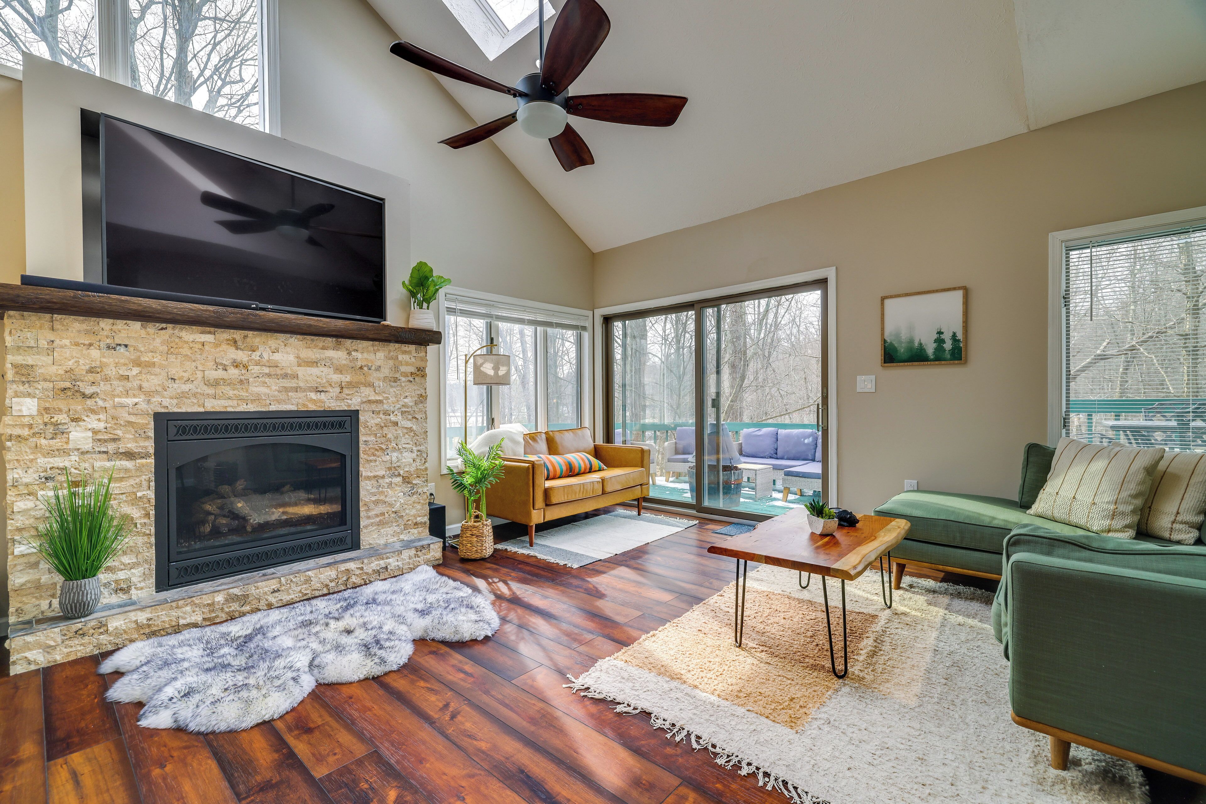 Lovely Poconos Cabin w/ Resort Amenities!