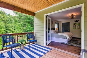 Interior - Home w/ Deck & Game Room - 8 Mi to Asheville (Fairview)