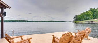 Dock & Kayaks: Lakefront Roanoke Rapids Home