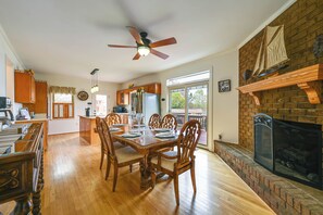 House (4 Bedrooms) | Interior