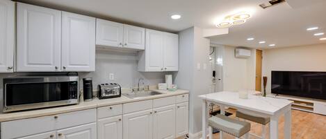 Apartment (1 Bedroom) | Interior