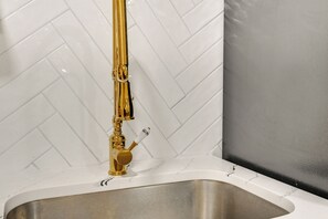 Apartment (1 Bedroom) | Interior - Lovely Elmont Apartment - Walk to Bus Stop! (Elmont)