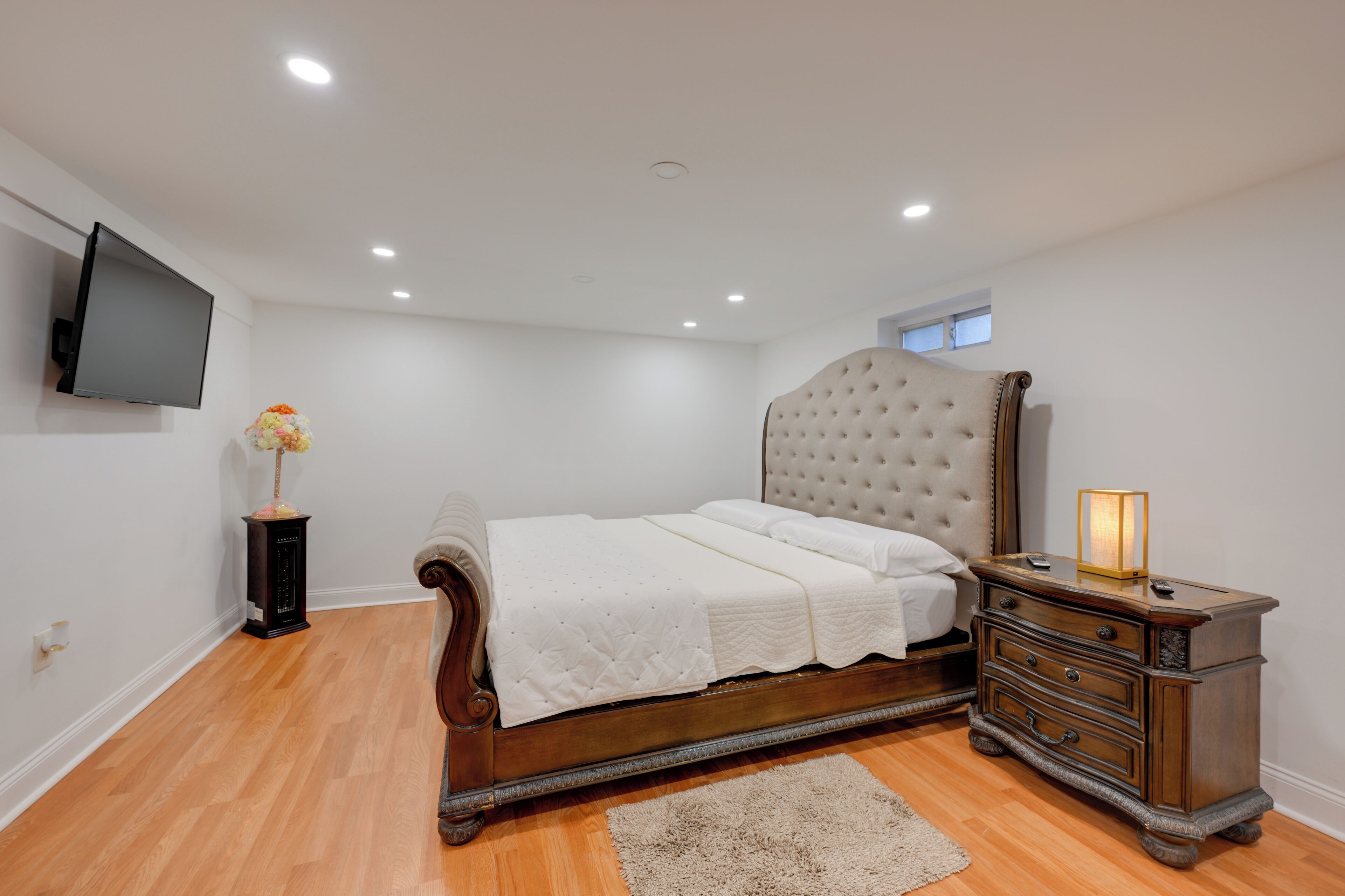 Lovely Elmont Apartment - Walk to Bus Stop! - view 3