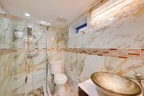 Apartment (1 Bedroom) | Interior - Lovely Elmont Apartment - Walk to Bus Stop! (Elmont)